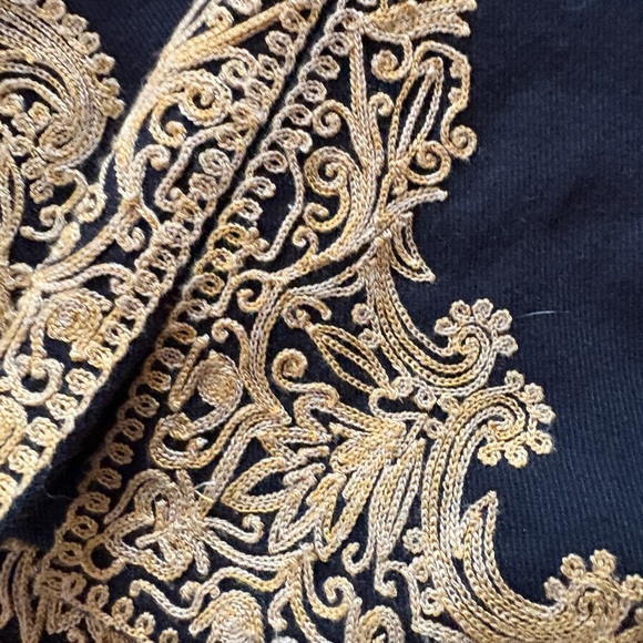 Elegant Black and Gold Women's Blazer - Picture 9 of 16